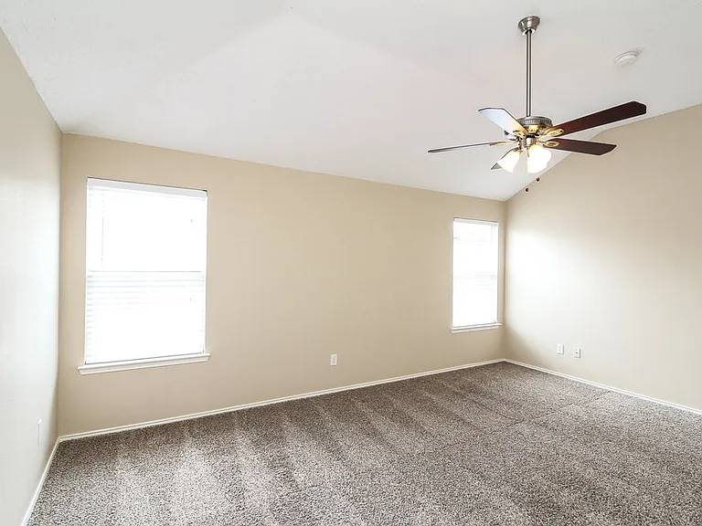 2024 Northridge Dr — Photo 6