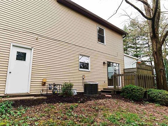 4th image of 3856 S Laurel Ct