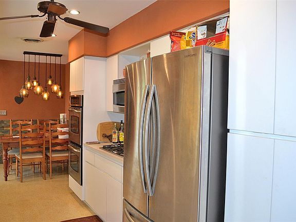 3rd image of 721 NW 65th Avenue