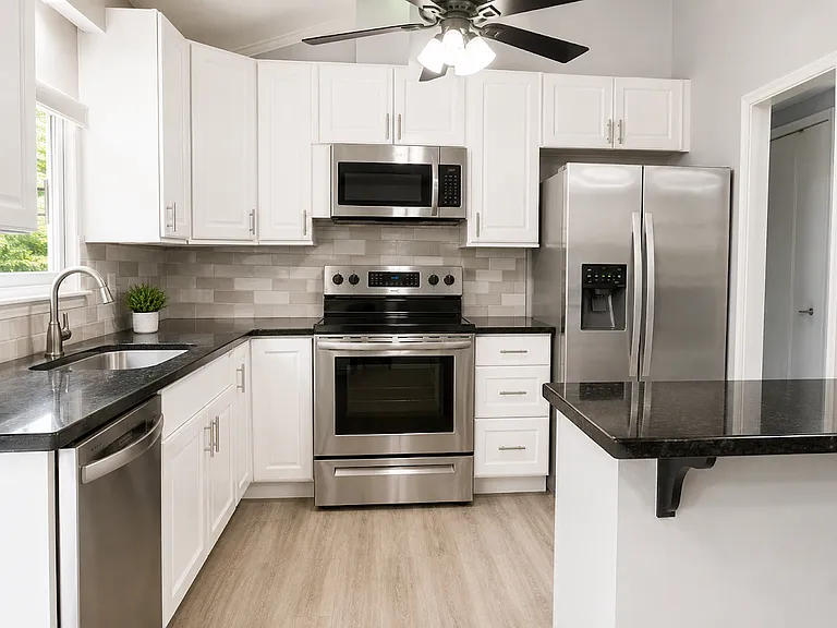 8110 Springfield Village Dr — Photo 3