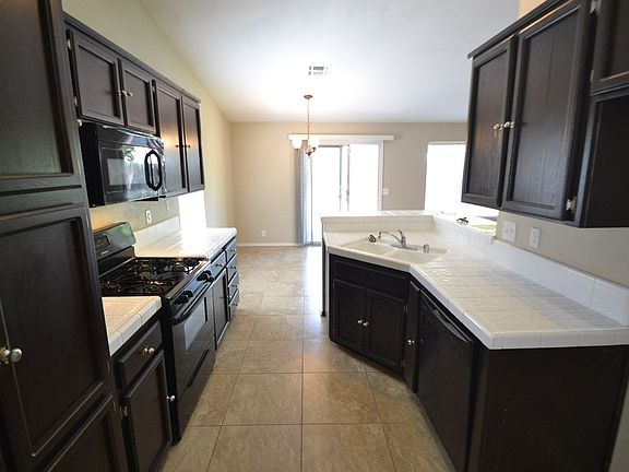 3rd image of 8132 Pine Oaks Ct