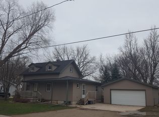 422 29th St SW, Mason City, IA 50401