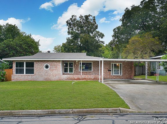 2nd image of 642 Blakeley Dr