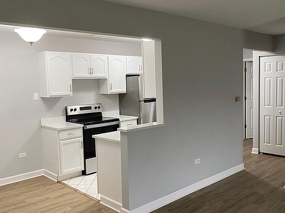 3rd image of 7422 Brookdale Dr APT 103