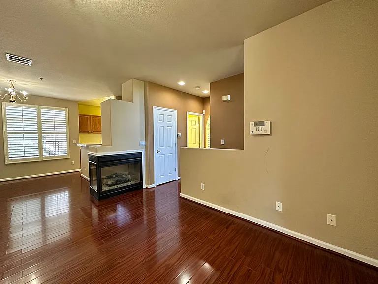 25126 Angelina Ln #9 — Photo 3