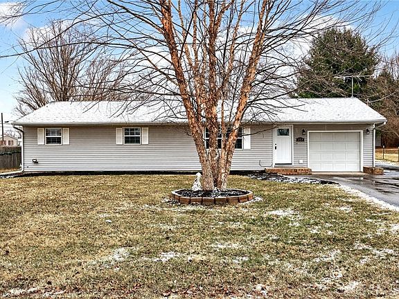 2nd image of 212 Robert Ln