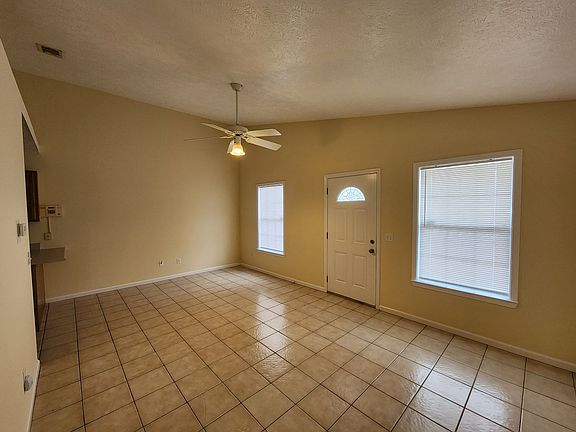 4th image of 5434 Sunset Ave
