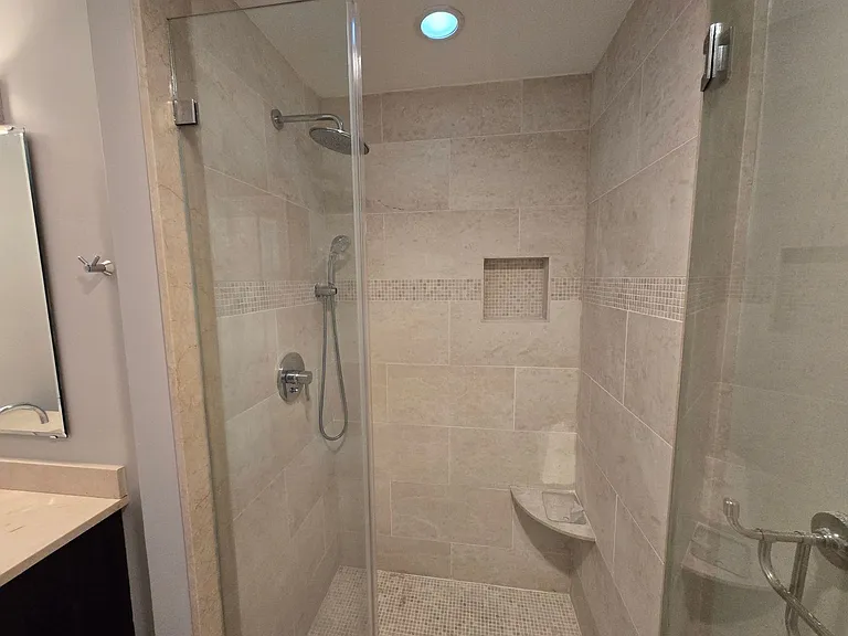 862 E 2nd St #1 — Photo 11