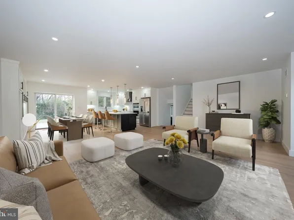 212 Aronimink Dr, Newtown Square, PA 19073