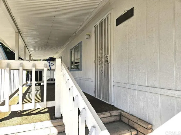 8975 Lawrence Welk Dr Space 4, Escondido, CA 92026