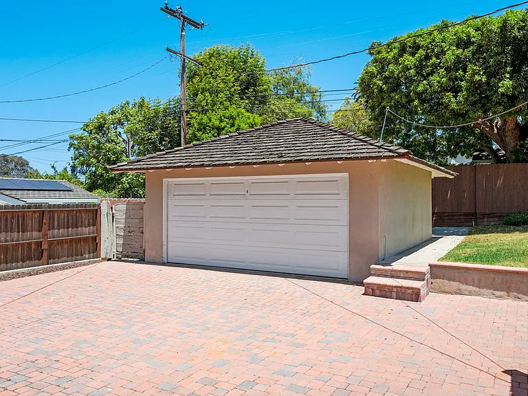 3409 Palos Verdes Dr N — Photo 38