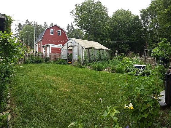 5th image of 576 Beaver River Rd