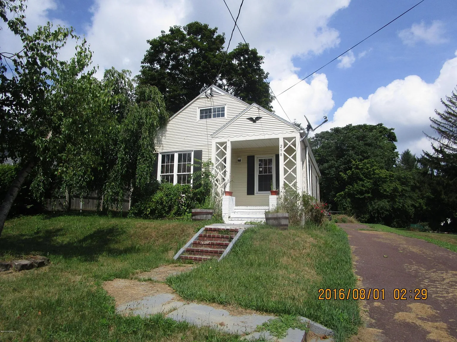 298 N Market St photo 1
