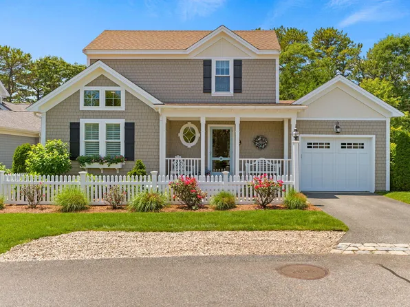 18 Saltwater Circle, Mashpee, MA 02649