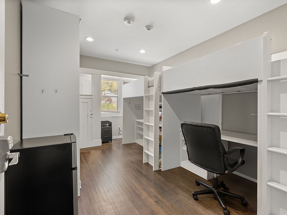 Comfortable, fully furnished double space