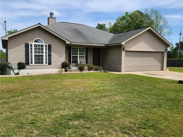 6495 Lakefield Dr, Tuscaloosa, AL 35401