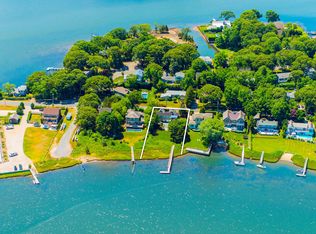 56 Redwood Rd, Sag Harbor, NY 11963
