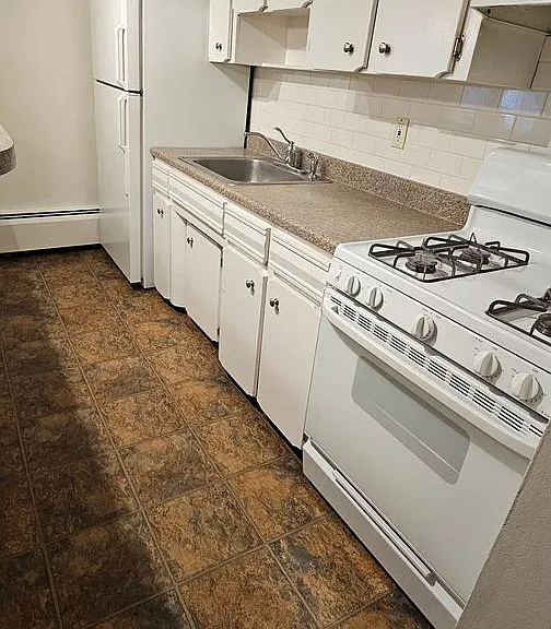 Amoskeag Apartments — Photo 17