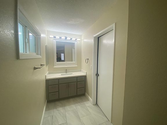 4th image of 2657 Hesselbein Way