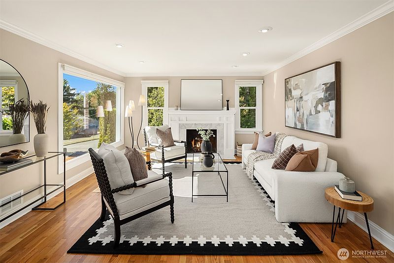 4th image of 3022 W Smith Street