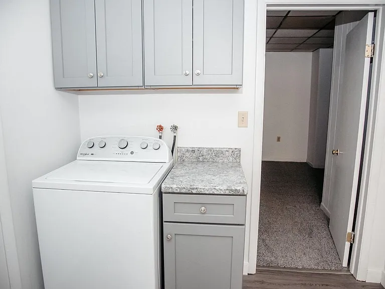 347 E High St — Photo 8