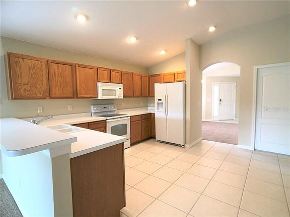 4th image of 7918 Carriage Pointe Dr