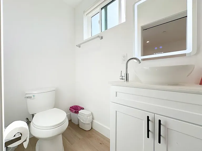 35 1340 1/2 Pl W — Photo 14