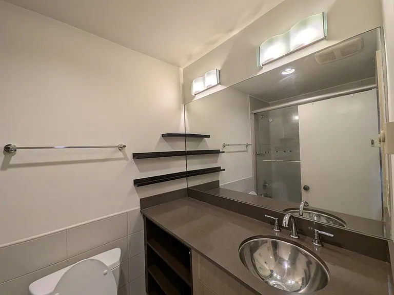 500 5th Ave W #101 — Photo 30