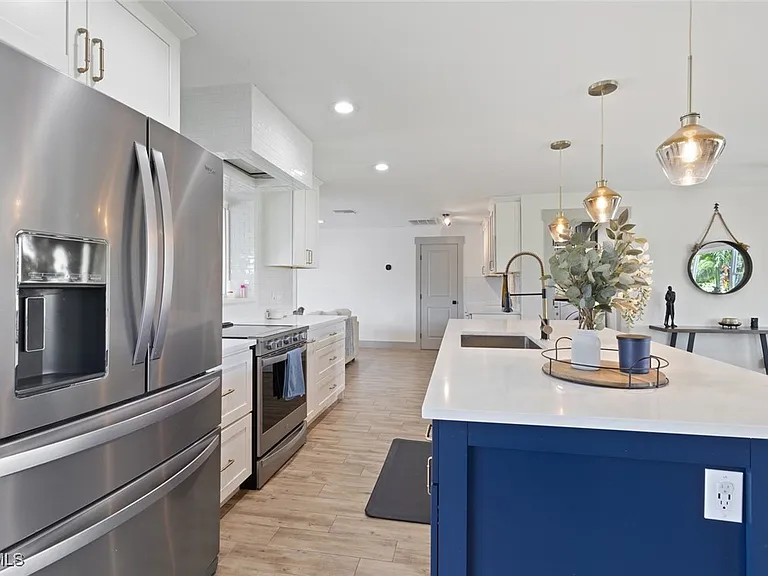 2232 SE 27th St — Photo 12
