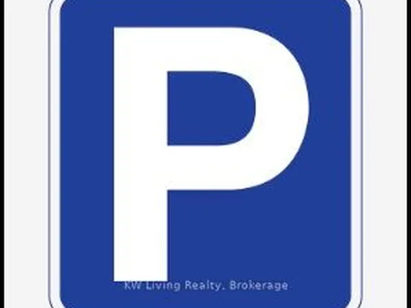 8 Wellesley St W #P2-24, Toronto, ON M4Y 0J5