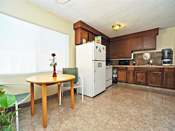 2nd image of 2921 E Stewart Ave