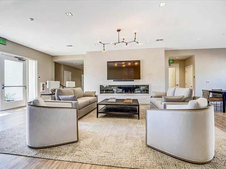 Cortona Point Apartments — Photo 18