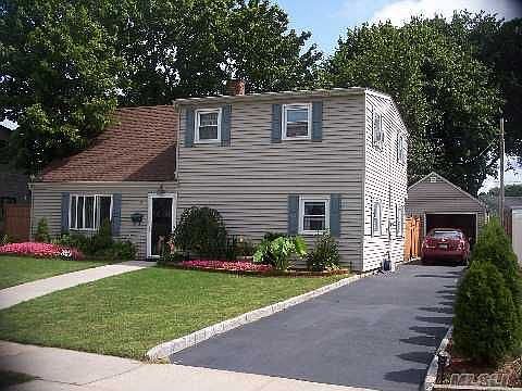 1st image of 5 Hemlock Ln