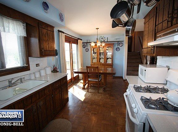3rd image of 1408 Edgerton Dr