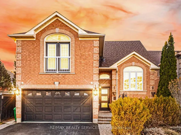 118 Van Scott Dr, Brampton, ON L7A 1N4