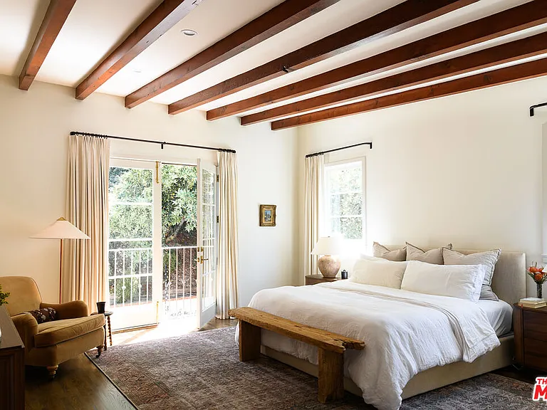 3810 Dixie Canyon Ave — Photo 15
