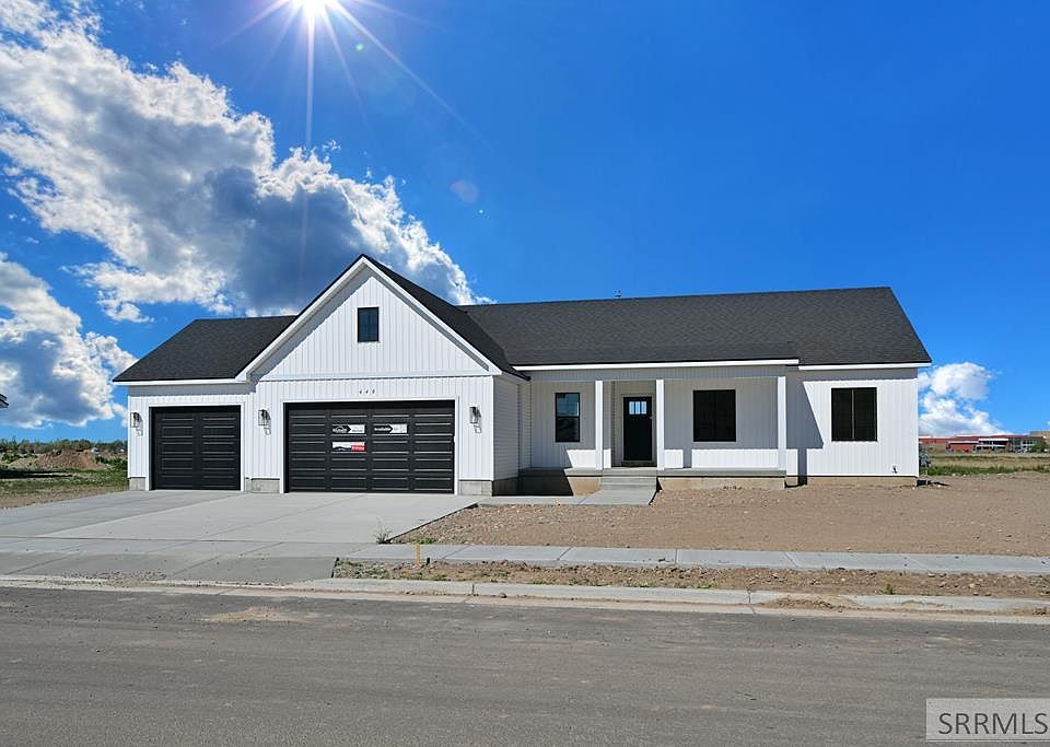1st image of 440 Spruce Way