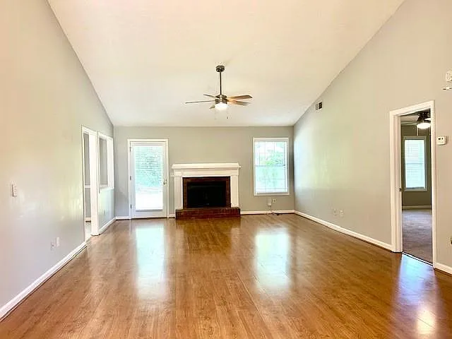 1303 Chandler Ct NW — Photo 2