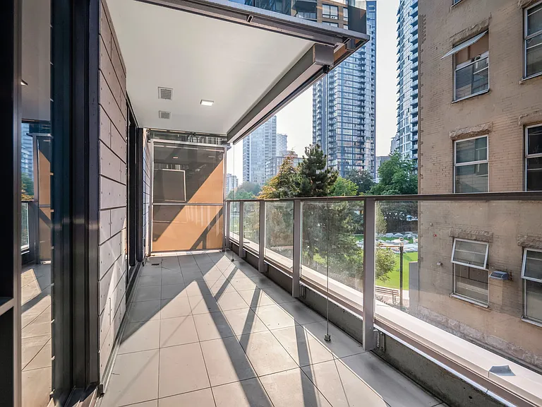 1107 Richards St #201 — Photo 15