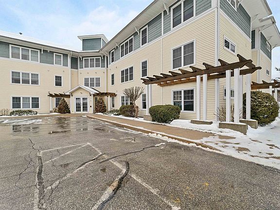 3rd image of 597R Lafayette Road #105