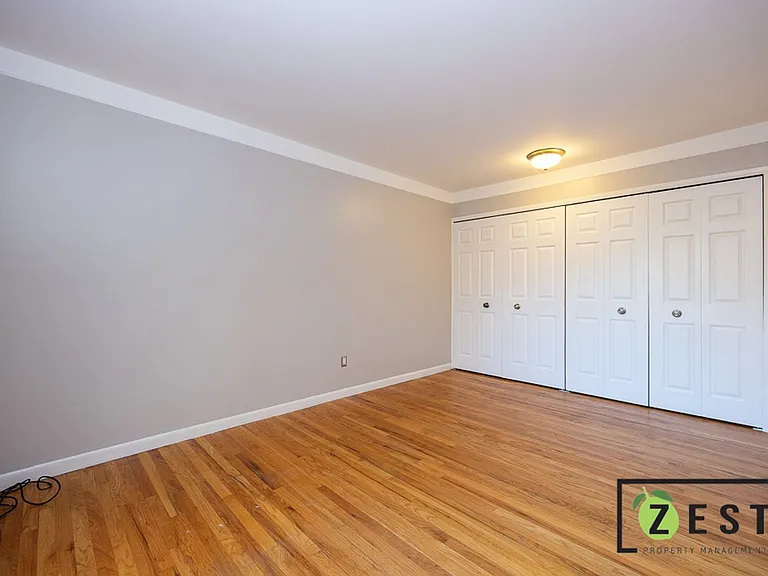 415 Fox Hills Dr N — Photo 19