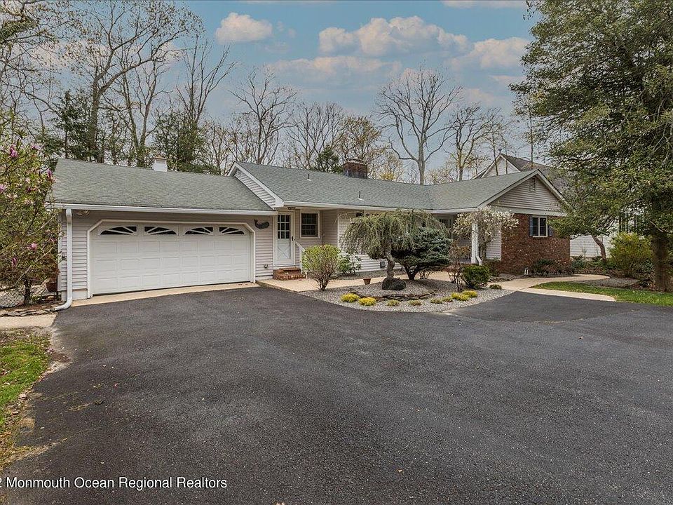 1st image of 619 Holly Hill Dr
