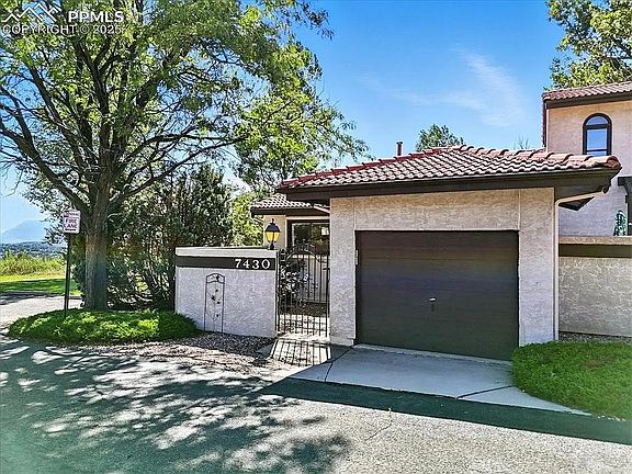 4th image of 7430 Lomas Ct