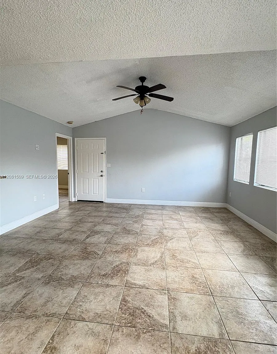 Biscayne Beach Club Condo — Photo 4
