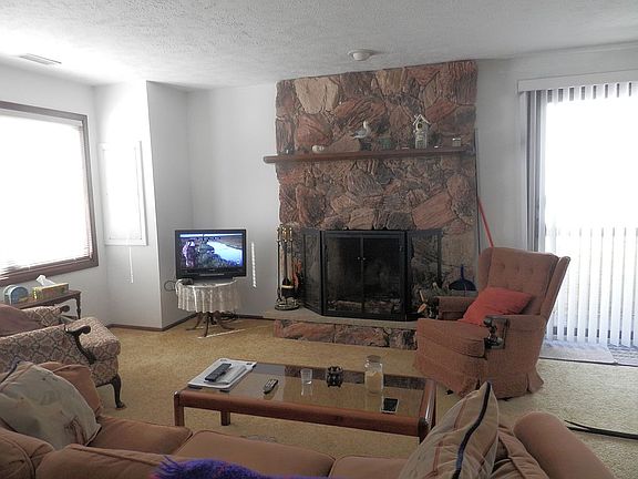 5th image of 411 2nd St #1