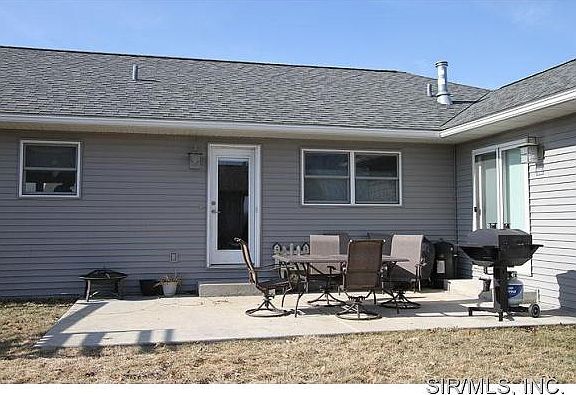 3rd image of 55 Wren Dr
