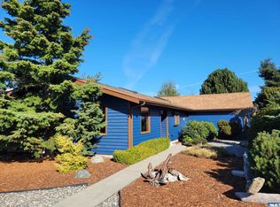 932 E Spruce St, Sequim, WA 98382