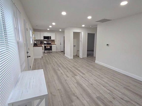 4th image of 1418 24th St