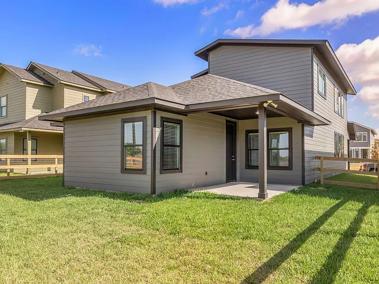 3011 Alpha Wolf Ct — Photo 2