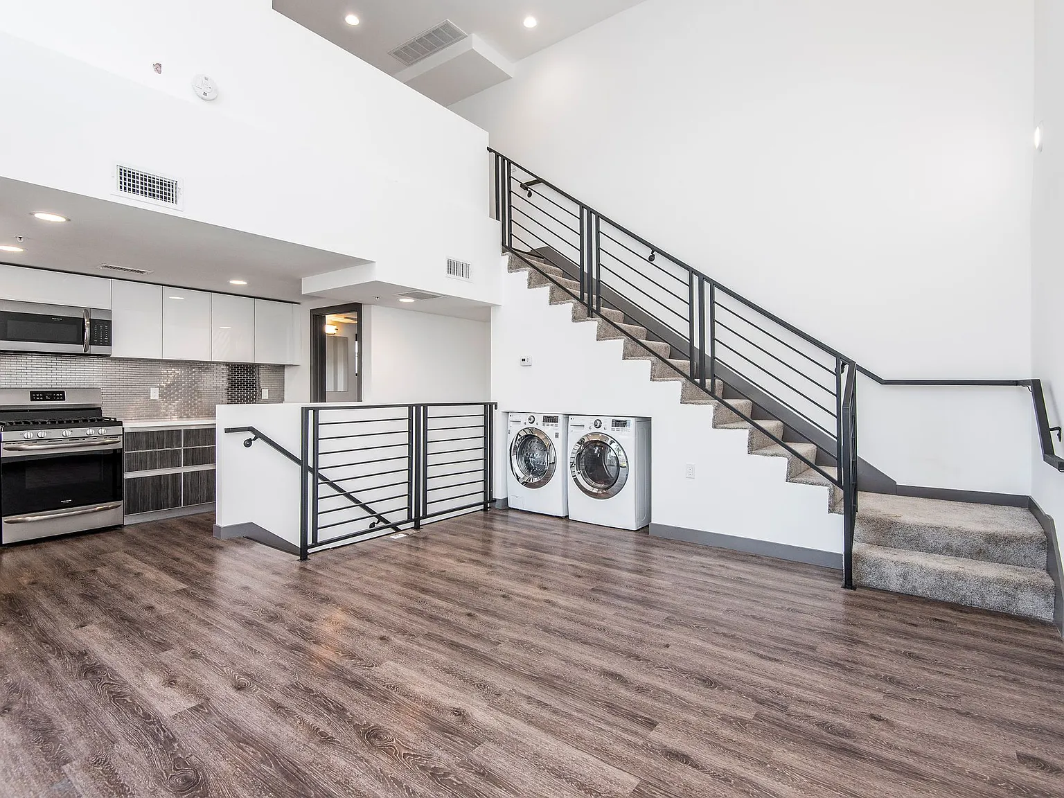 1 bed, 1.5 bath, 800 sqft, $2,900 — Photo 4